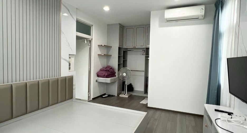 Casa en alquiler de 4 habitaciones en Bang Bon, Bangkok