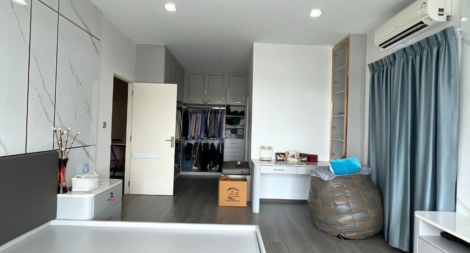 Casa en alquiler de 4 habitaciones en Bang Bon, Bangkok