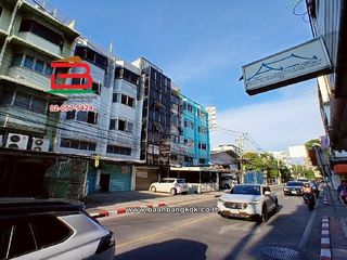 For sale 4 Beds retail Space in Wang Thonglang, Bangkok