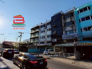 For sale 4 Beds retail Space in Wang Thonglang, Bangkok