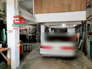For sale 4 Beds retail Space in Wang Thonglang, Bangkok