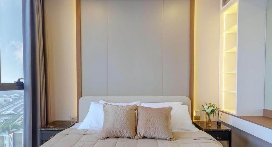 Wohnung zur Miete mit 3 Zimmer in Huai Khwang, Bangkok