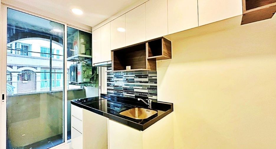 For sale 1 bed condo in Bang Phlat, Bangkok
