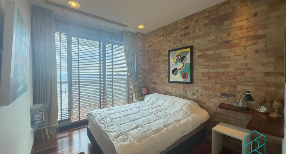 For rent 2 bedrooms condo in Sathon, Bangkok