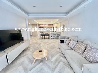 Casa adosada en alquiler y en venta de 5 habitaciones en Bang Kapi, Bangkok