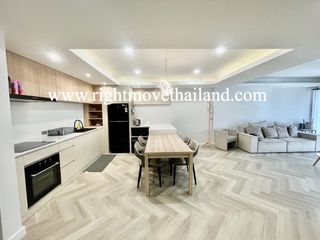 Casa adosada en alquiler y en venta de 5 habitaciones en Bang Kapi, Bangkok