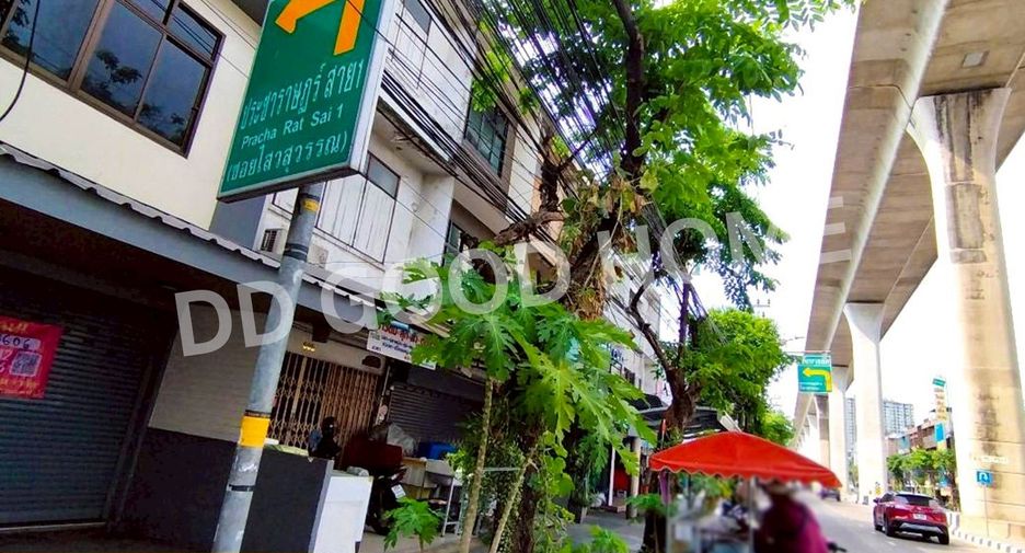 For sale 2 bedrooms retail Space in Bang Sue, Bangkok