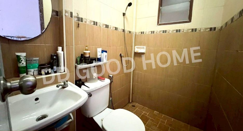 Casa adosada en venta de 2 habitaciones en Mueang Chon Buri, Chonburi