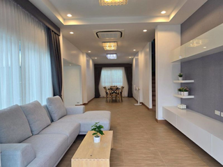 Villa en alquiler de 4 habitaciones en Mueang Chiang Mai, Chiang Mai