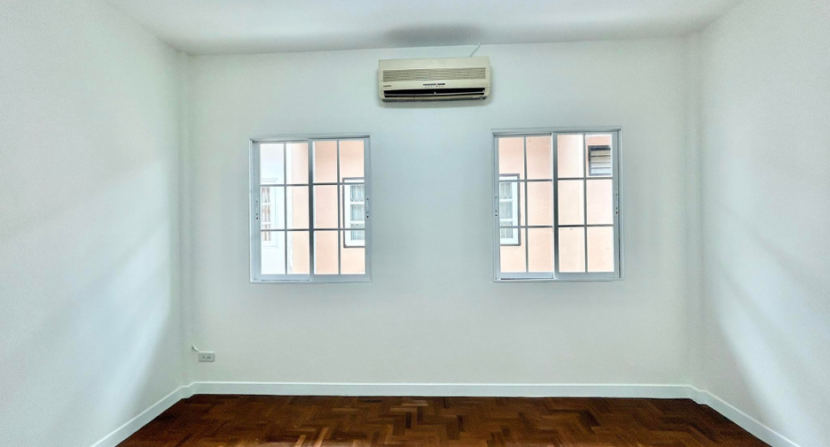 For rent 2 bedrooms townhouse in Mueang Chiang Mai, Chiang Mai