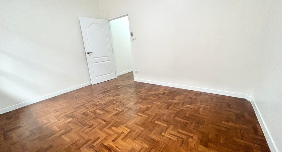 For rent 2 bedrooms townhouse in Mueang Chiang Mai, Chiang Mai