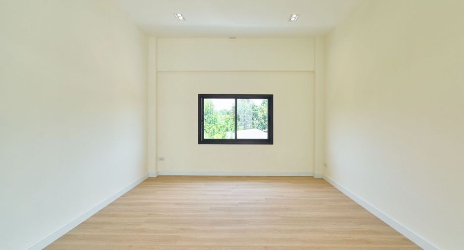 Büro zum Kauf mit 3 Zimmer in Mueang Chiang Mai, Chiang Mai