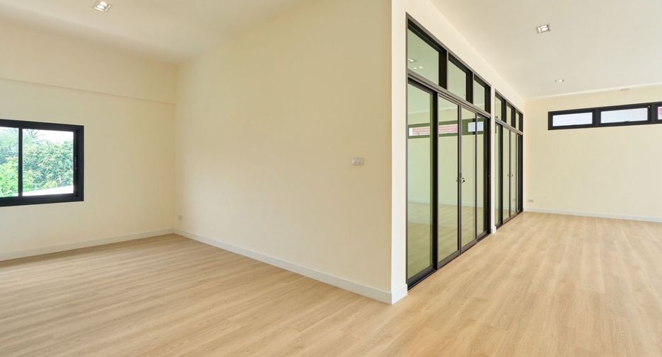 Büro zum Kauf mit 3 Zimmer in Mueang Chiang Mai, Chiang Mai