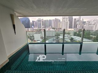 For sale 2 bed condo in Watthana, Bangkok