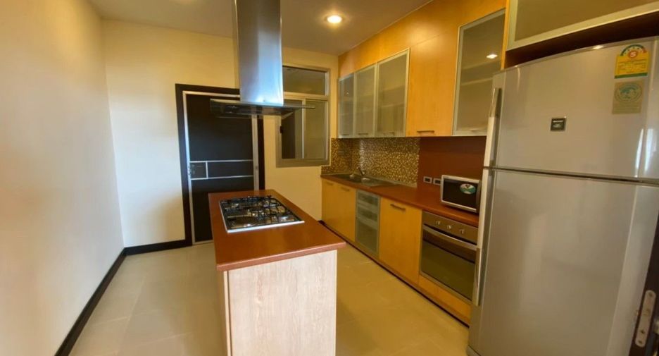 ให้เช่า 3 ห้องนอน เซอร์วิสอพาร์ตเมนต์ ใน วัฒนา, กรุงเทพฯ