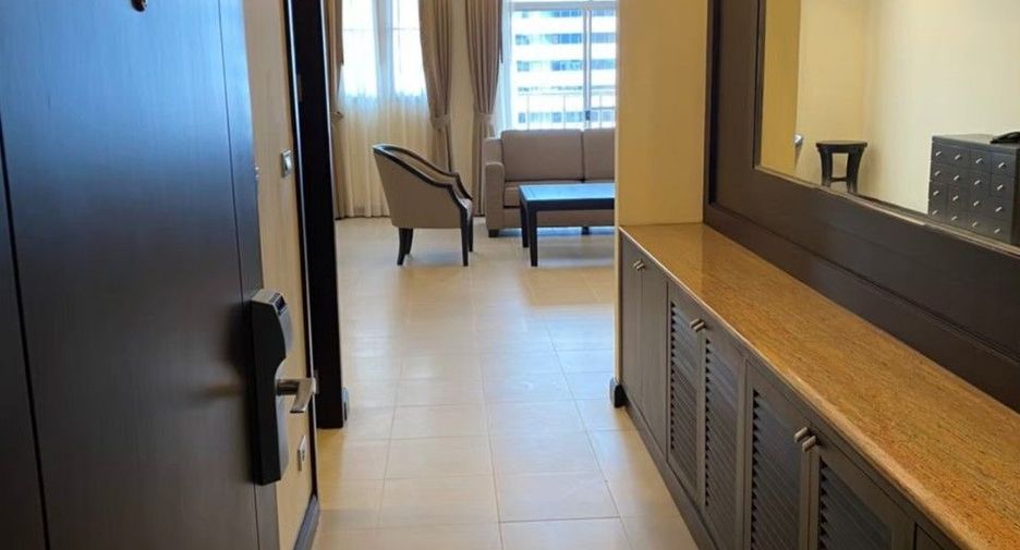 ให้เช่า 3 ห้องนอน เซอร์วิสอพาร์ตเมนต์ ใน วัฒนา, กรุงเทพฯ