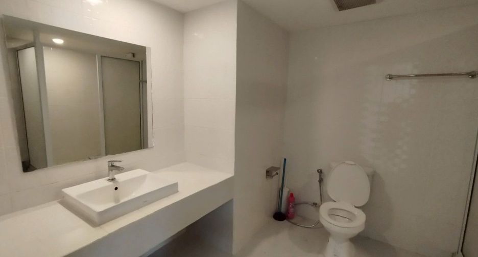 For rent 1 bed apartment in Khlong Toei, Bangkok