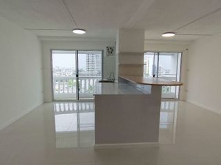 Apartamento en alquiler de 2 habitaciones en Khlong Toei, Bangkok