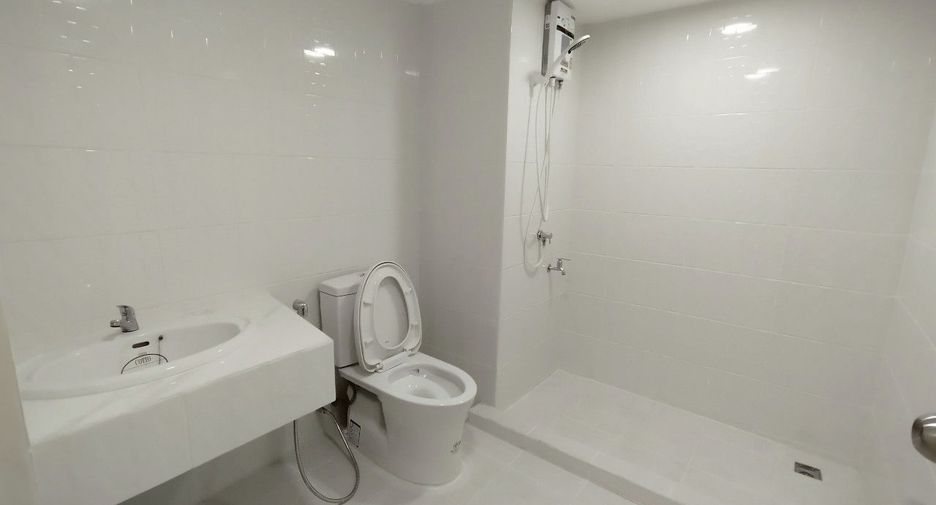 For rent 2 bedrooms apartment in Khlong Toei, Bangkok