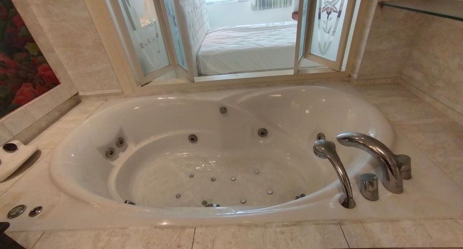 For rent 1 bed apartment in Khlong Toei, Bangkok