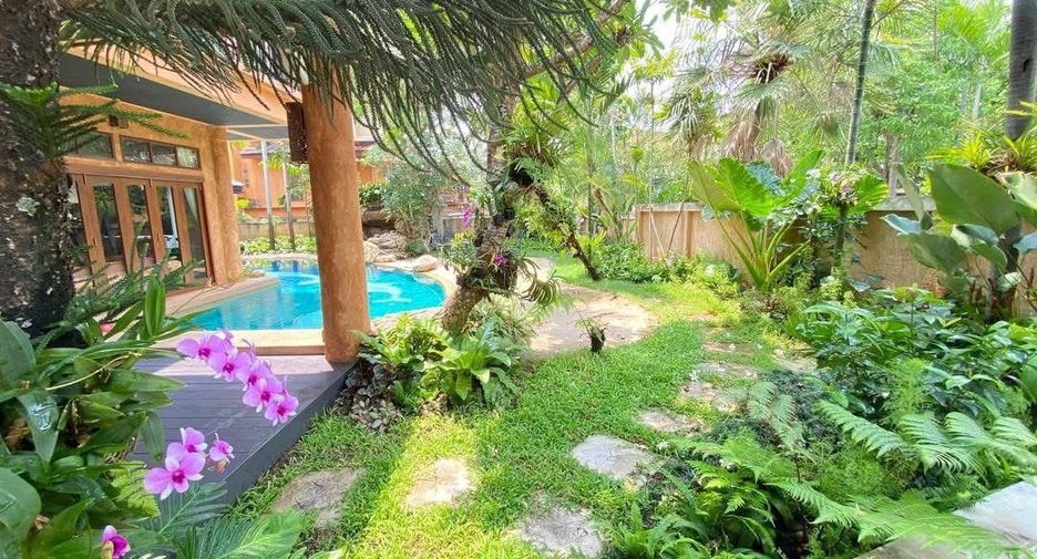 For sale 4 bedrooms villa in Jomtien, Pattaya