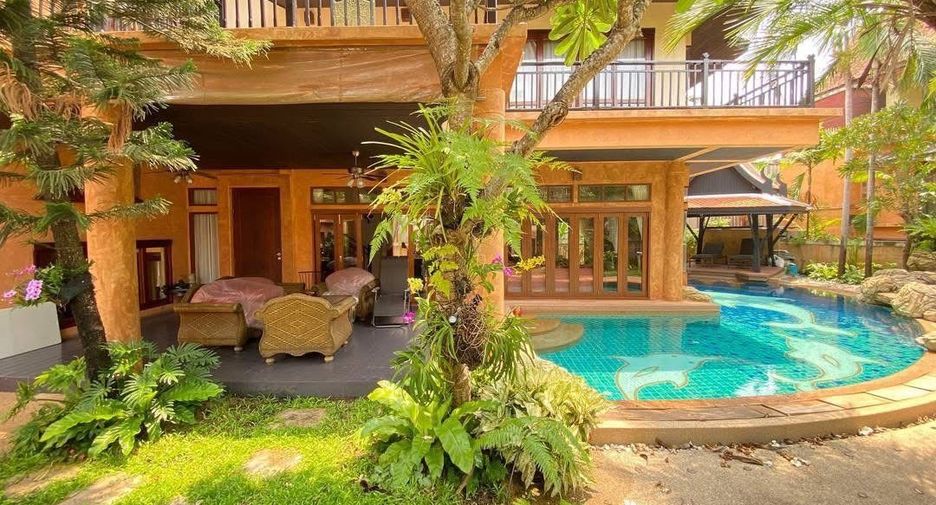 For sale 4 bedrooms villa in Jomtien, Pattaya