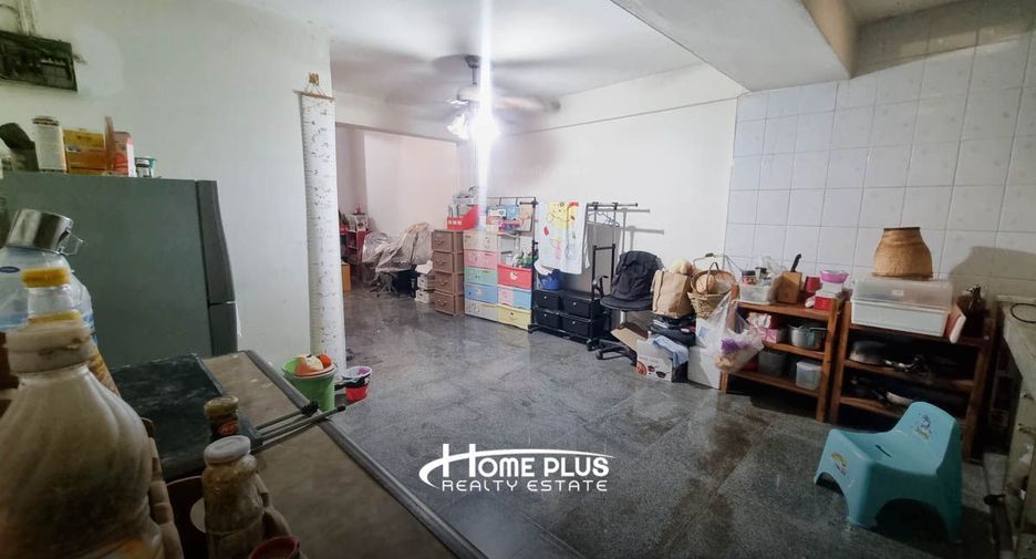 For sale 36 bedrooms townhouse in Mueang Pathum Thani, Pathum Thani