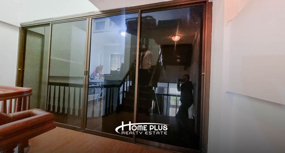 For sale 36 bedrooms townhouse in Mueang Pathum Thani, Pathum Thani