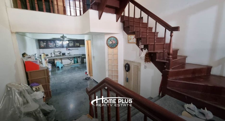 For sale 36 bedrooms townhouse in Mueang Pathum Thani, Pathum Thani
