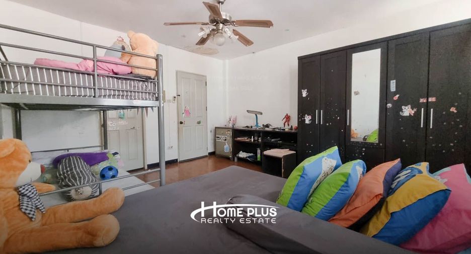 For sale 36 bedrooms townhouse in Mueang Pathum Thani, Pathum Thani