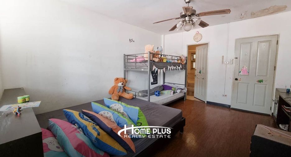 For sale 36 bedrooms townhouse in Mueang Pathum Thani, Pathum Thani