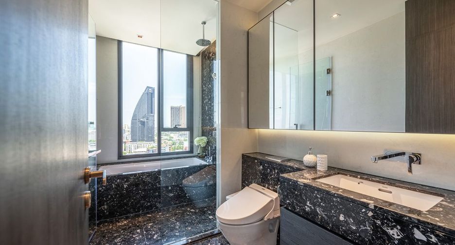 For rent 2 bedrooms condo in Khlong Toei, Bangkok