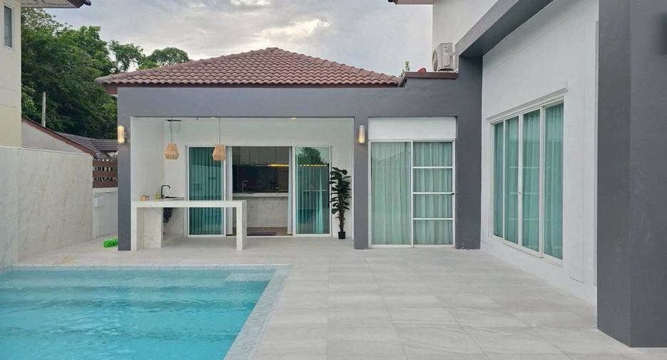 For rent 4 bedrooms villa in Mueang Chiang Mai, Chiang Mai