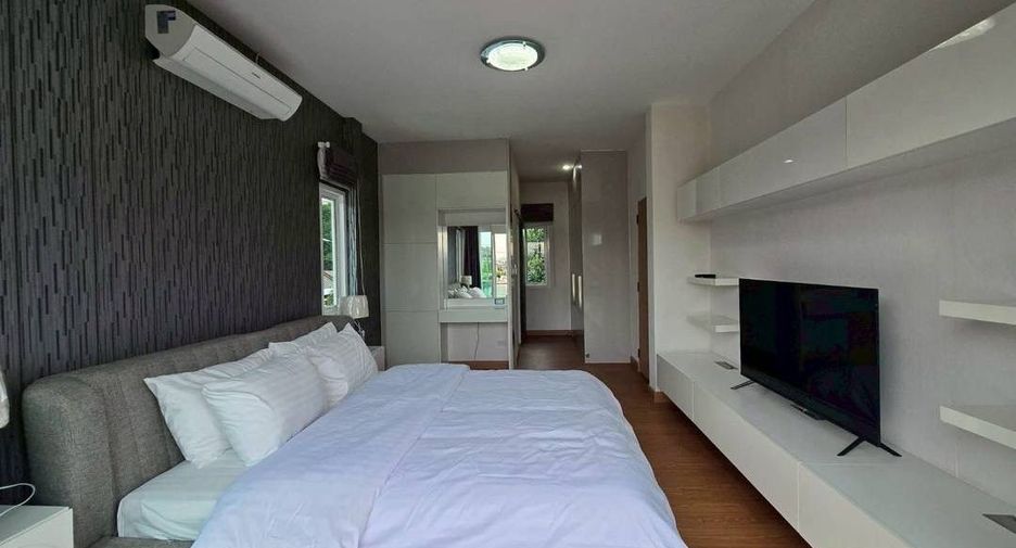 For rent 4 bedrooms villa in Mueang Chiang Mai, Chiang Mai