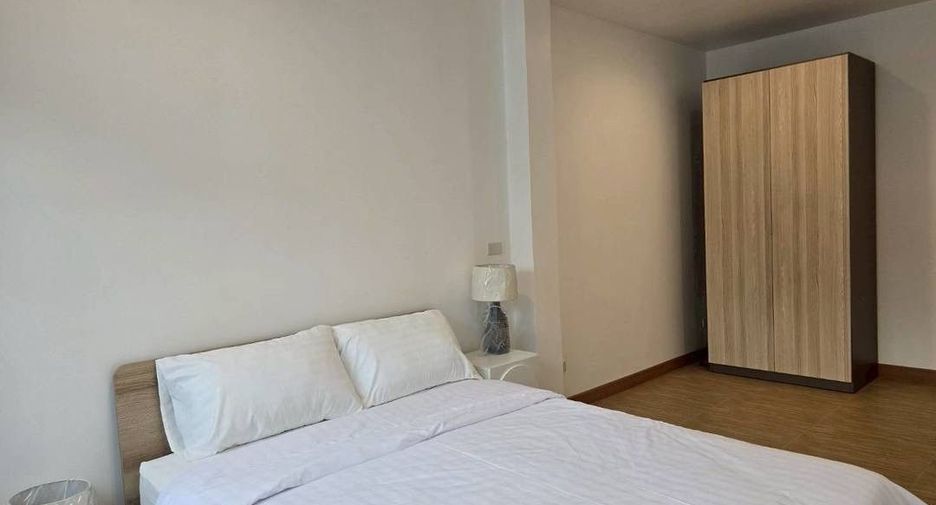 For rent 4 bedrooms villa in Mueang Chiang Mai, Chiang Mai