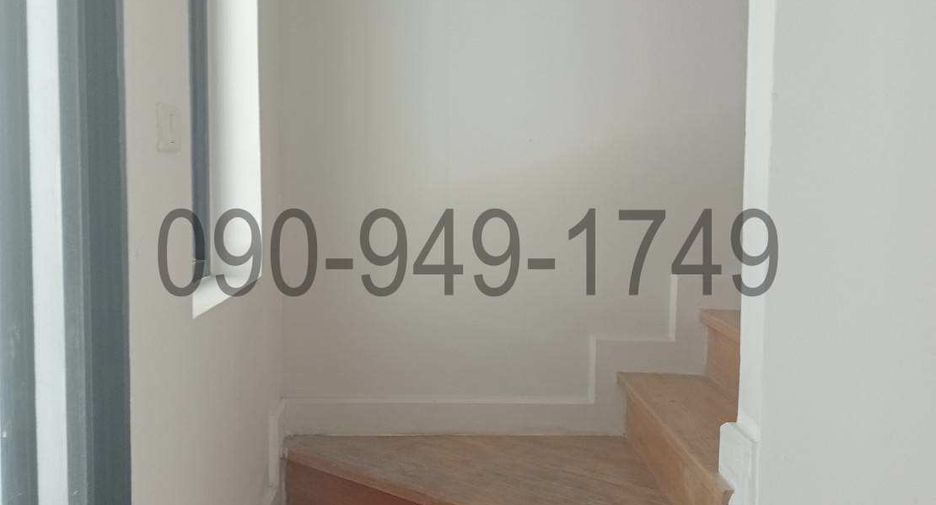 For rent 3 bedrooms townhouse in Bang Khae, Bangkok