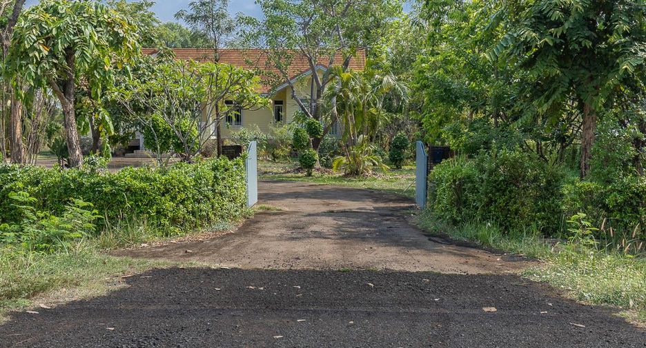 For sale 4 bedrooms house in Det Udom, Ubon Ratchathani