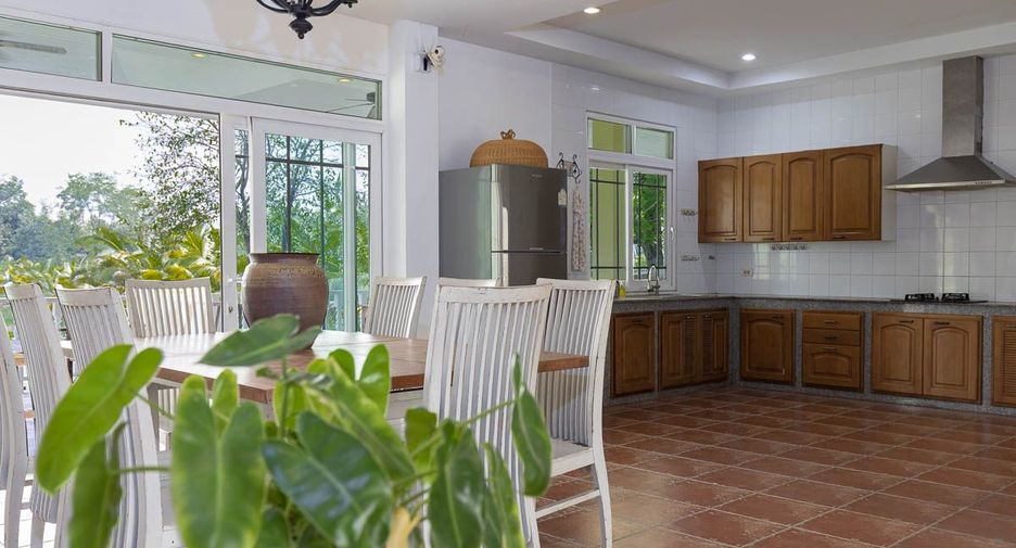 For sale 4 bedrooms house in Det Udom, Ubon Ratchathani