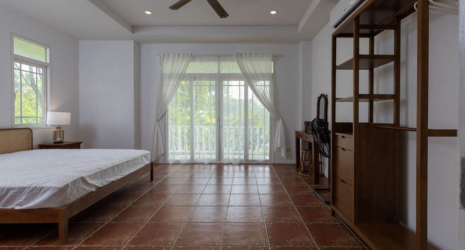 For sale 4 bedrooms house in Det Udom, Ubon Ratchathani