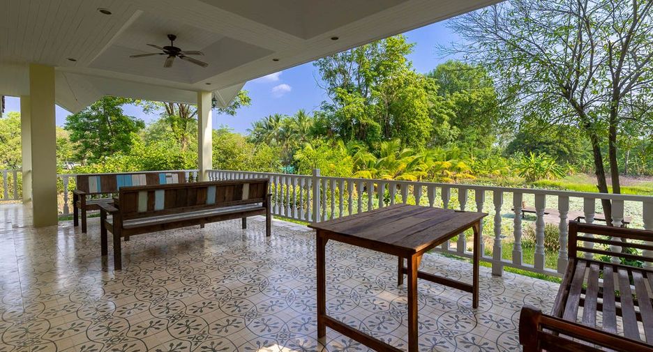 For sale 4 bedrooms house in Det Udom, Ubon Ratchathani