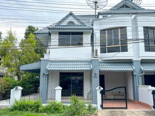 Casa adosada en alquiler de 3 habitaciones en Mueang Chiang Mai, Chiang Mai