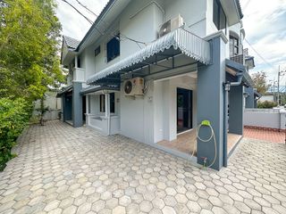 Casa adosada en alquiler de 3 habitaciones en Mueang Chiang Mai, Chiang Mai