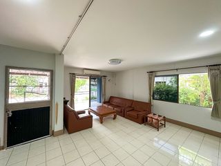 Casa adosada en alquiler de 3 habitaciones en Mueang Chiang Mai, Chiang Mai