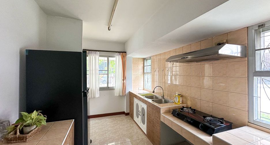 For rent 3 bedrooms house in Mueang Chiang Mai, Chiang Mai