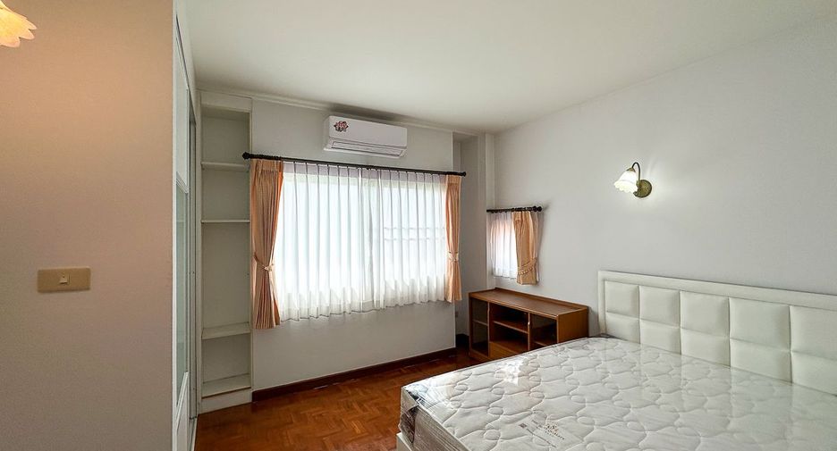For rent 3 bedrooms house in Mueang Chiang Mai, Chiang Mai