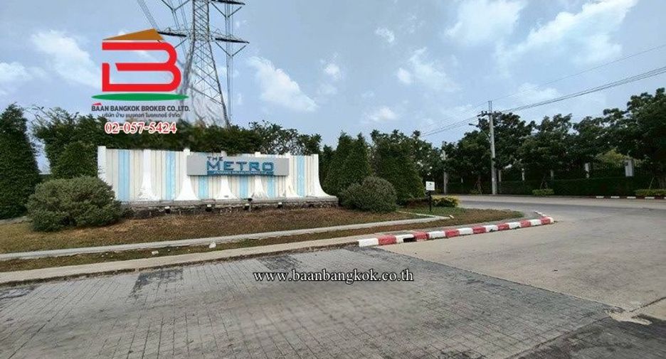 For sale 4 bedrooms townhouse in Lat Krabang, Bangkok