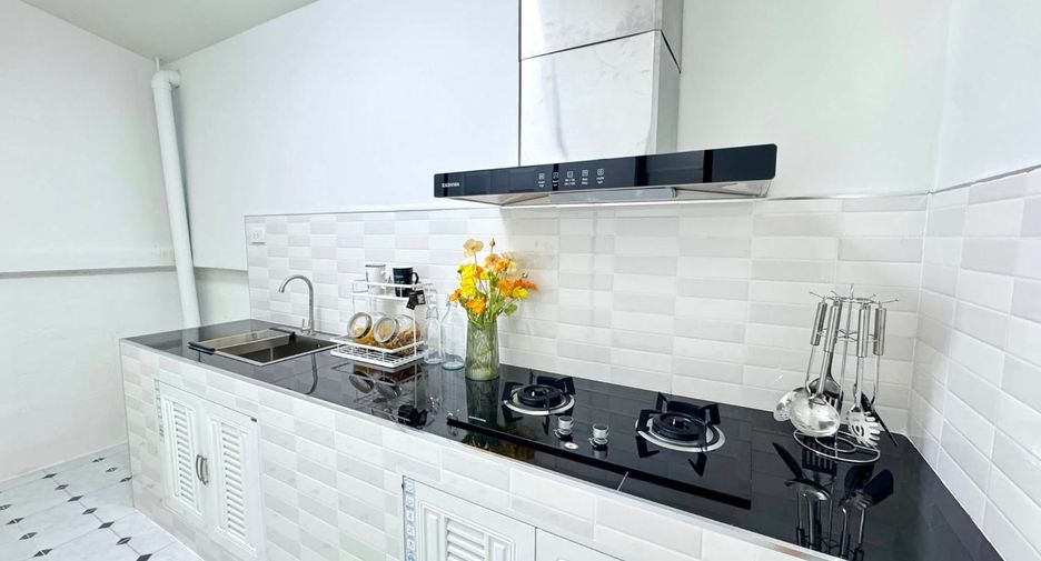 For sale 2 bedrooms townhouse in East Pattaya, Pattaya