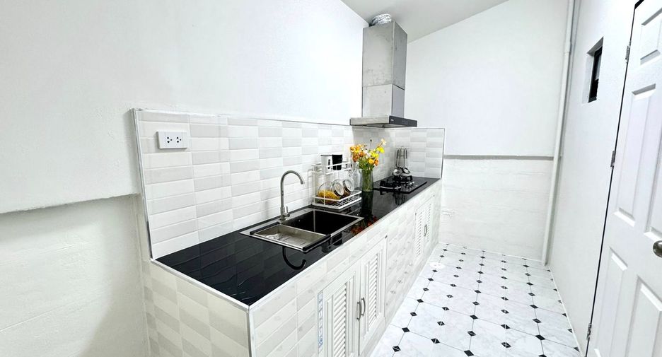 For sale 2 bedrooms townhouse in East Pattaya, Pattaya