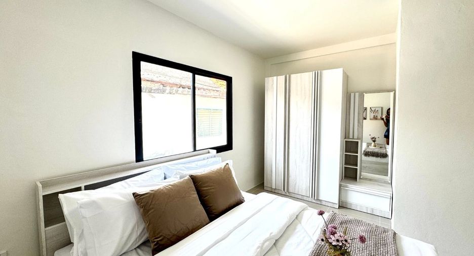 For sale 2 bedrooms townhouse in East Pattaya, Pattaya