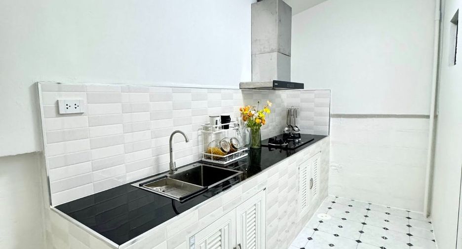 For sale 2 bedrooms townhouse in East Pattaya, Pattaya